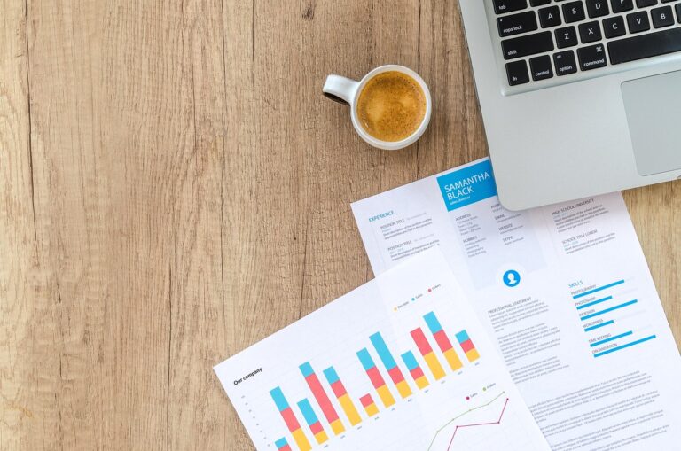 Asset deal vs. share deal: Výhody, rizika a právní rozdíly